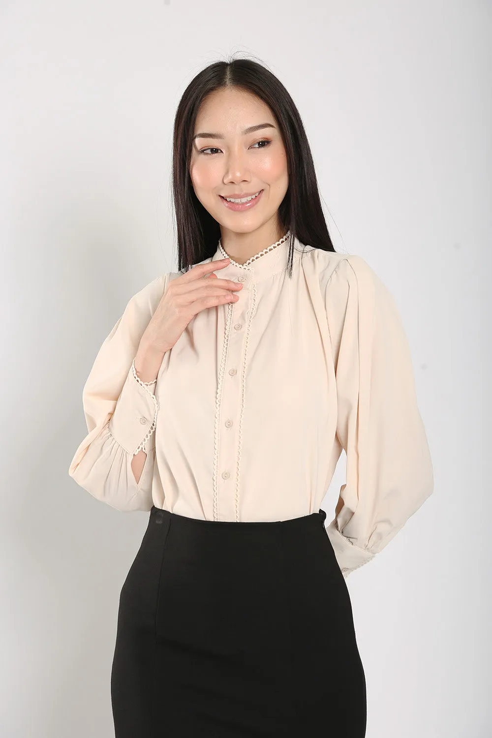 Rasha Blouse in Apricot